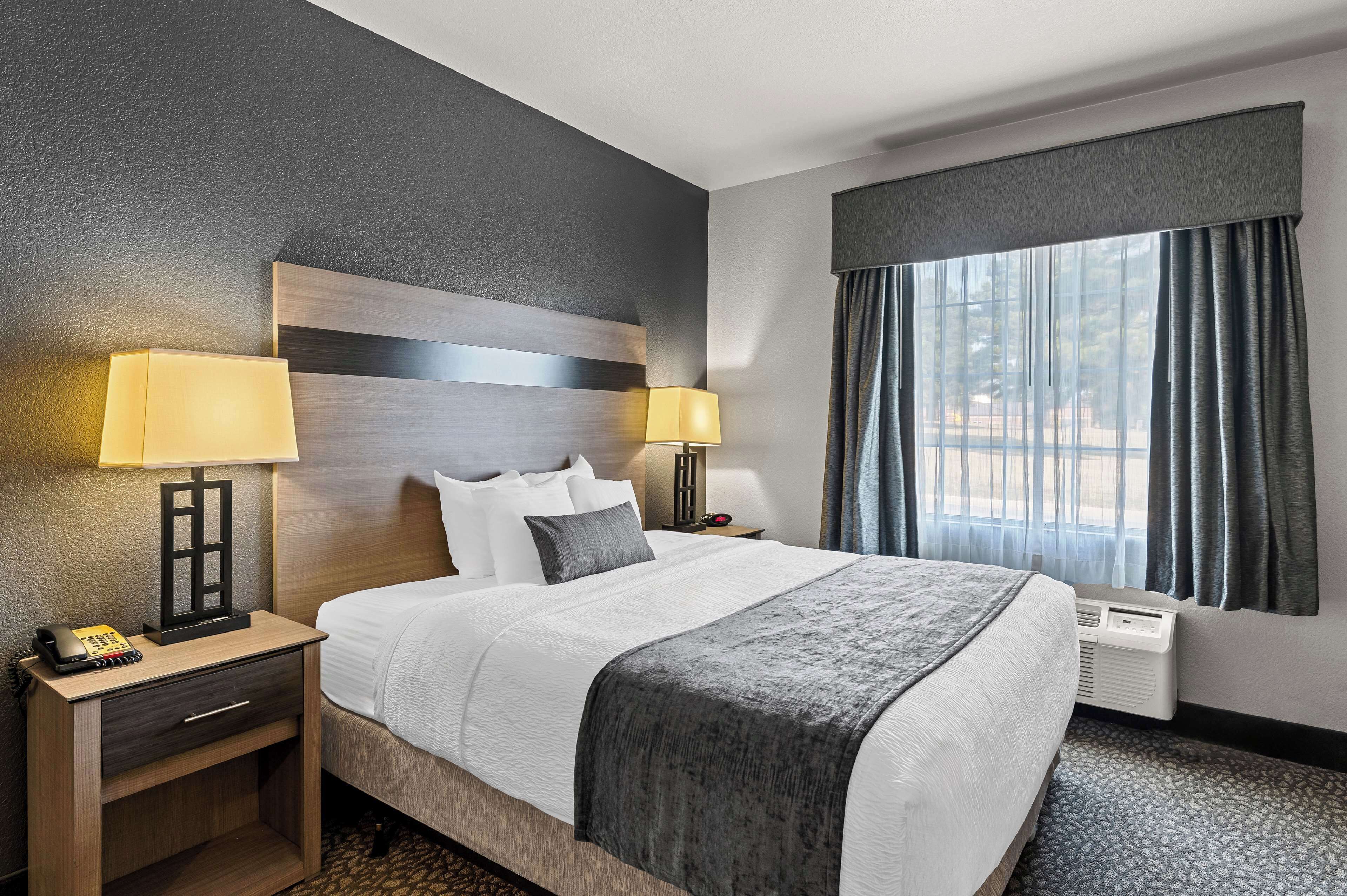 premium bedding, in-room safe, desk, blackout curtains