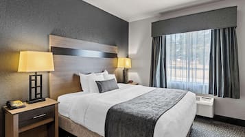 Premium bedding, in-room safe, desk, blackout drapes