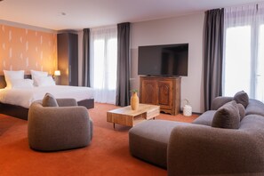 Suite, 1 King Bed, Non Smoking, Bathtub