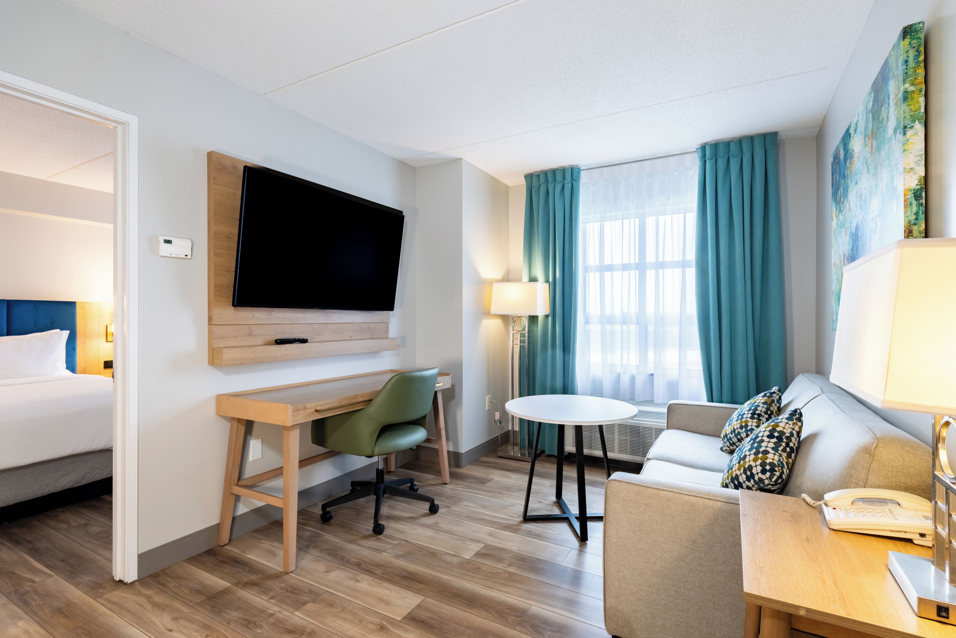 Photo - Staybridge Suites London by IHG