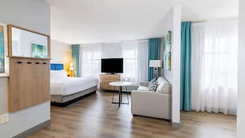 Studio Suite, 1 King Bed with Sofa bed, Jetted Tub (Full Kitchen) | 1 bedroom, desk, laptop workspace, blackout drapes