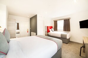 Standard-Dreibettzimmer, Mehrere Betten