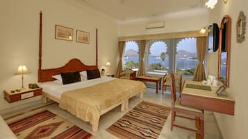 Deluxe Room, Lake View | Desk, iron/ironing board, rollaway beds, free WiFi