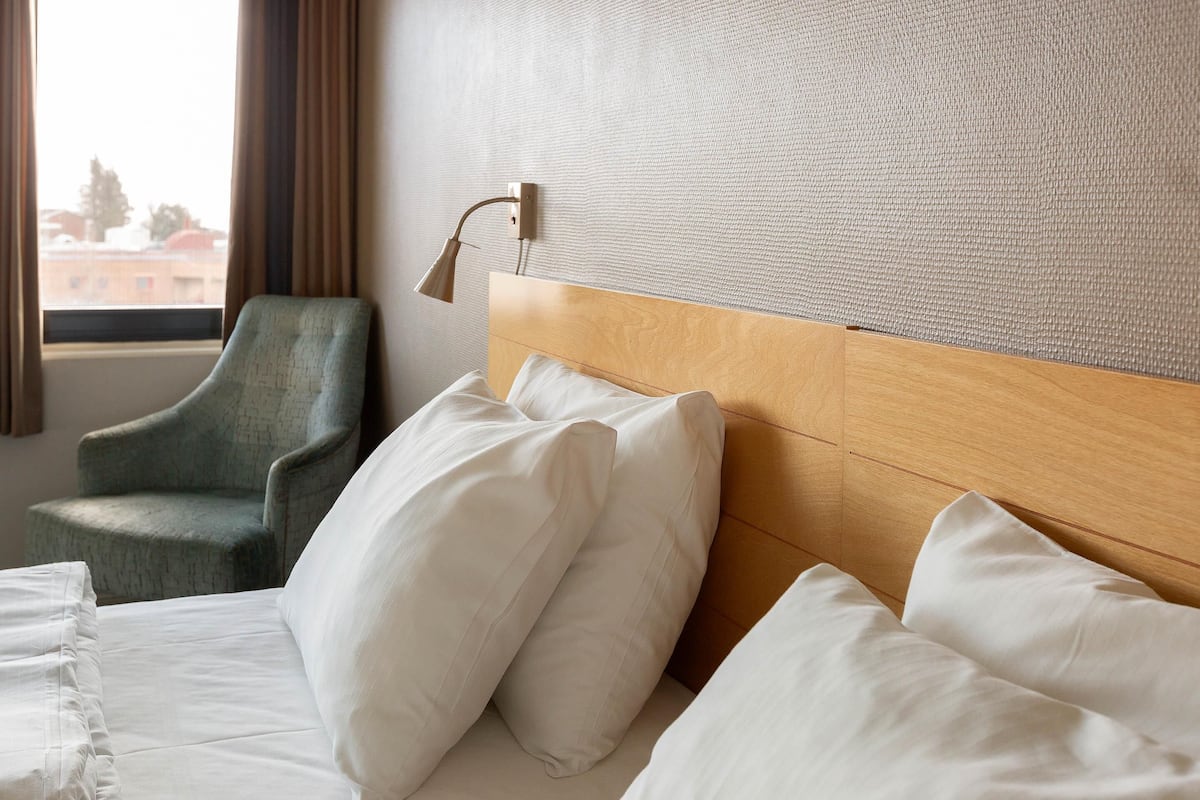 Family Room, 1 Twin Bed, Non Smoking | Desk, blackout drapes, soundproofing, free WiFi