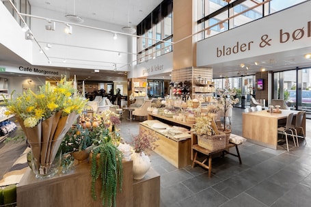 Lobby. Best Western St Svithun Hotell