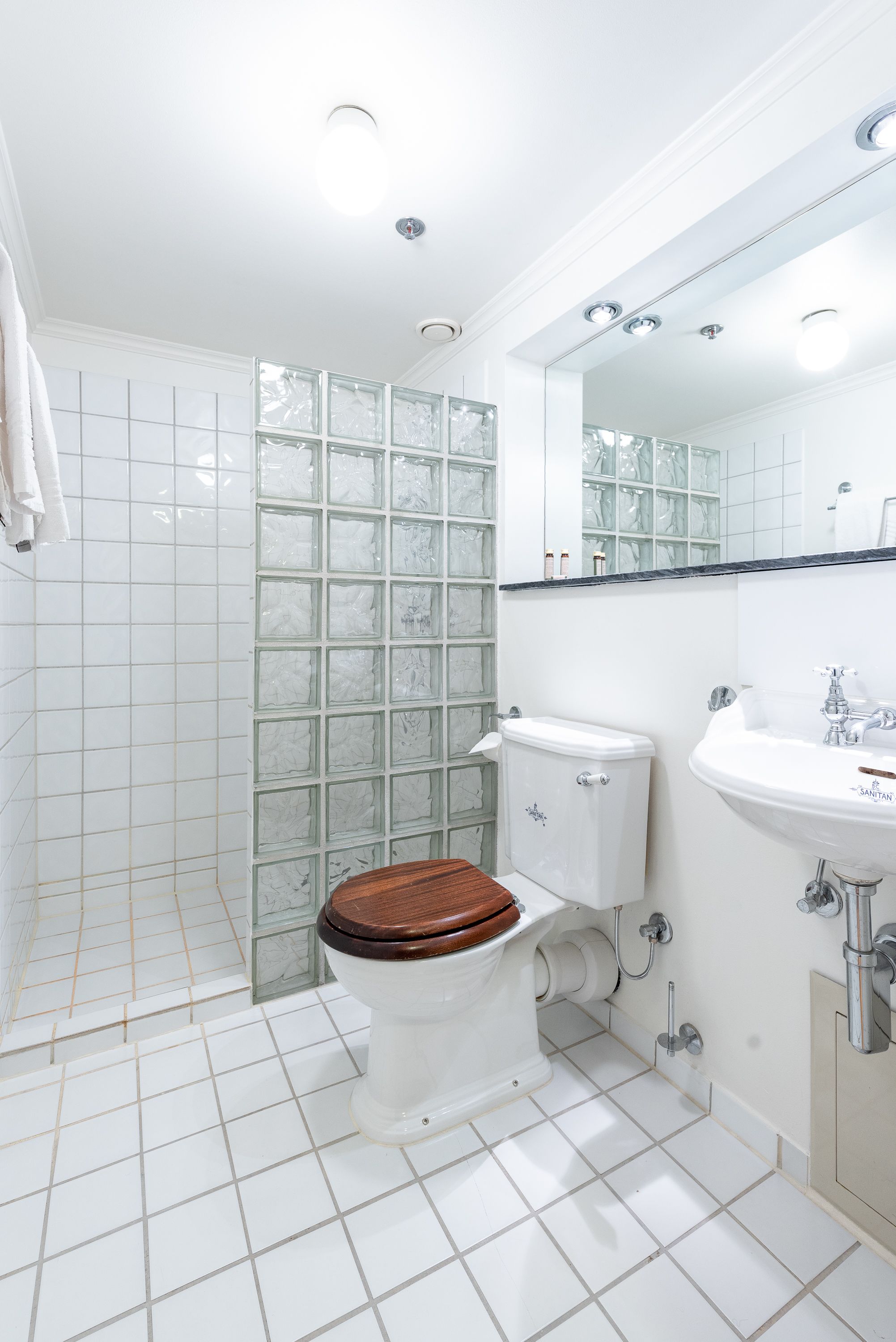 historical double or twin room | bathroom | free toiletries, hair dryer, towels