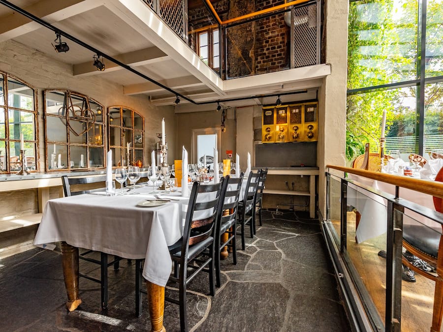 Lunch and dinner served