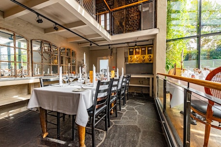 Se sirven almuerzos y cenas. GamlaVærket Gjæstgiveri og Tracteringssted