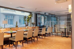 Tägliches inbegriffenes Frühstücksbuffet