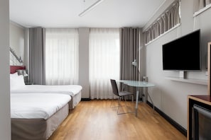Standard-Zweibettzimmer | 1 Schlafzimmer, Zimmersafe, Schreibtisch, Verdunkelungsvorhänge