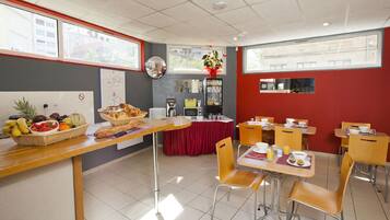 Dagelijks ontbijtbuffet (EUR 16 per persoon)