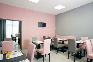 Daily buffet breakfast for a fee - Residhome Lyon Gerland (Lyon)