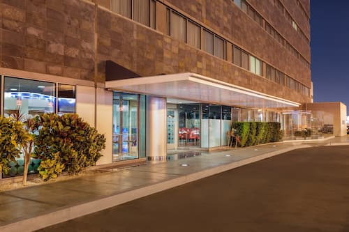Fassade der Unterkunft – Abend/Nacht