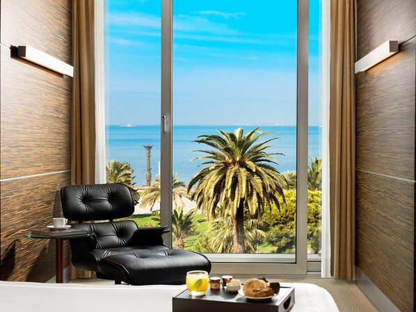 Daily buffet breakfast (EUR 20 per person)