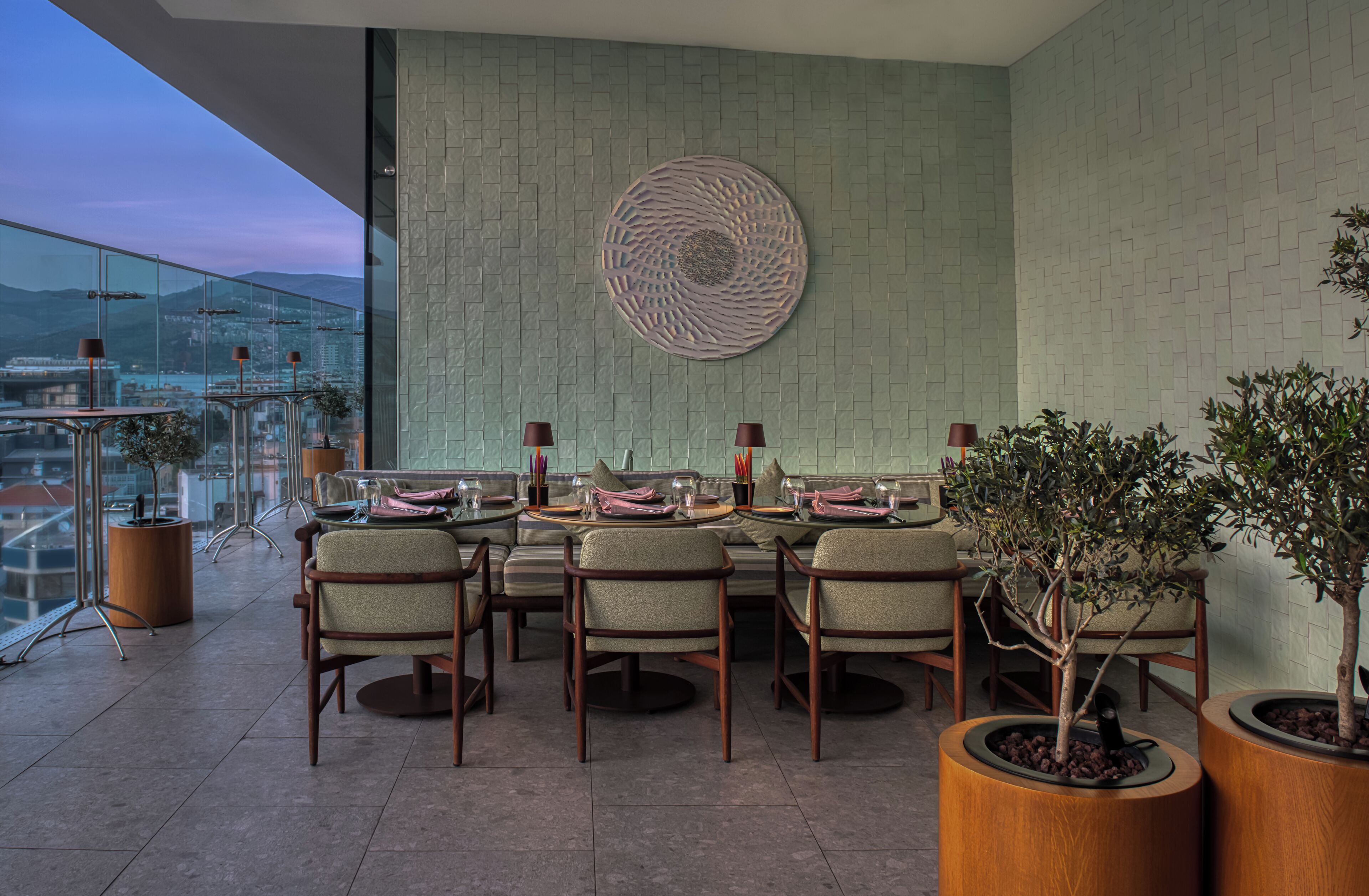 3 restaurantes: opção de café da manhã, almoço e jantar