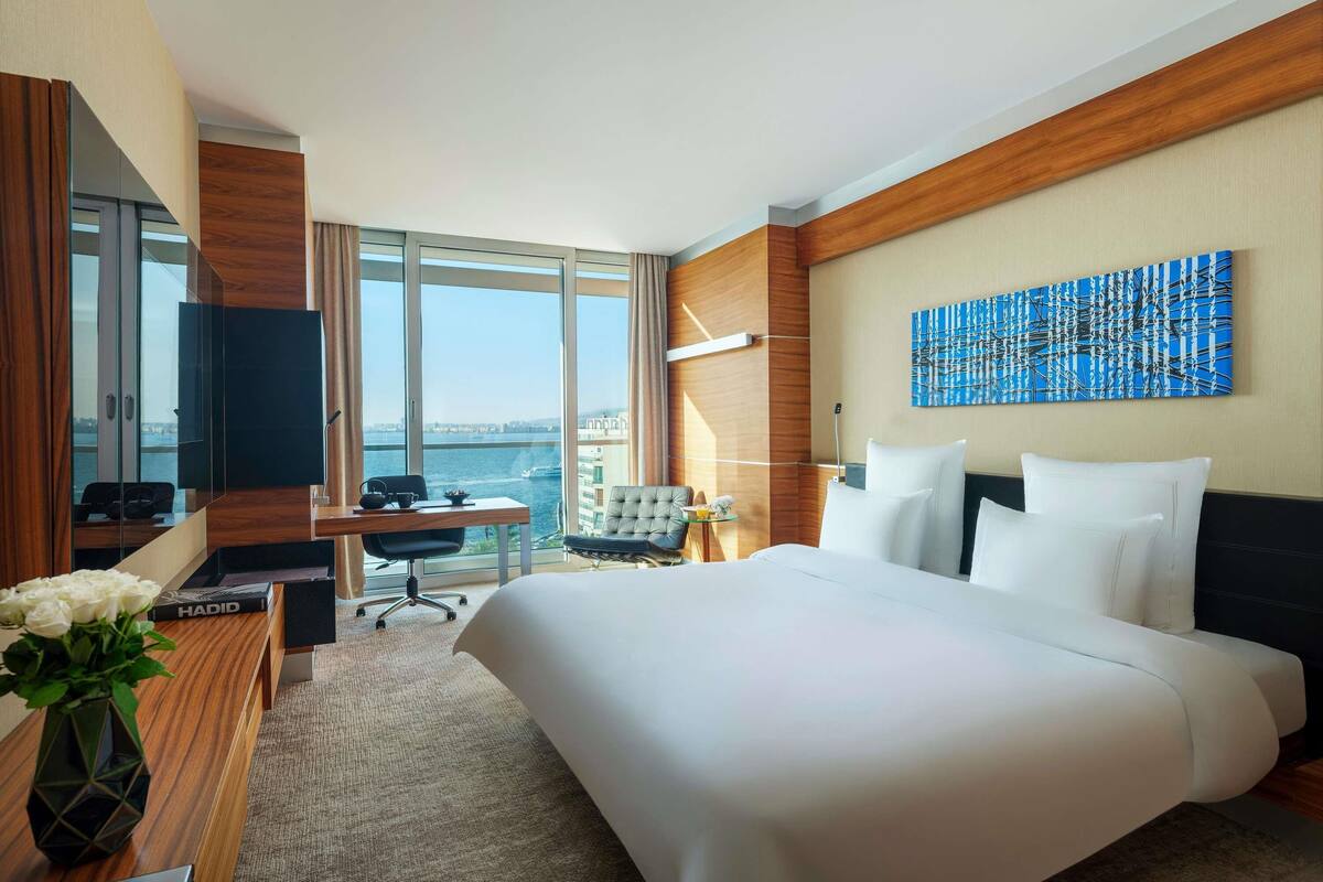 1 bedroom, premium bedding, minibar, in-room safe