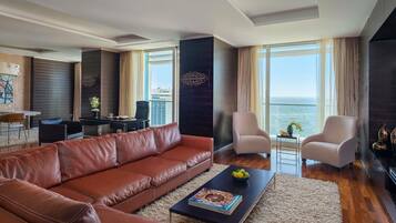 Suite presidencial, 1 cama de matrimonio grande con sofá cama | Ropa de cama de alta calidad, minibar, caja fuerte y escritorio