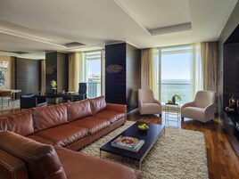 Ropa de cama de alta calidad y minibar