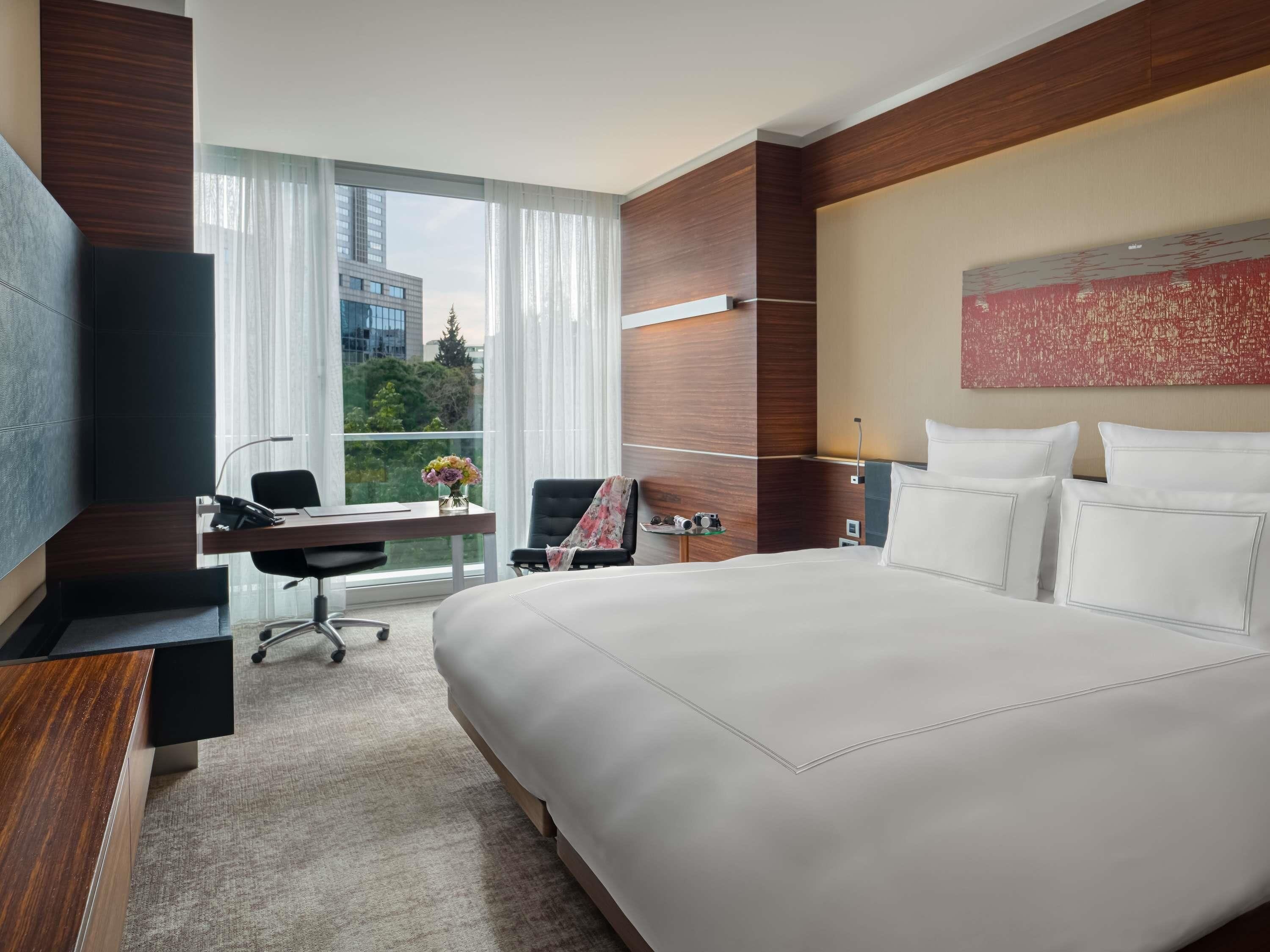 Executive Room City View 1 King Bed | Literie de qualité supérieure, minibar, coffres-forts dans les chambres