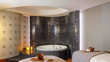 Behandlungsräume für Paare, Sauna, Whirlpool, Dampfbad