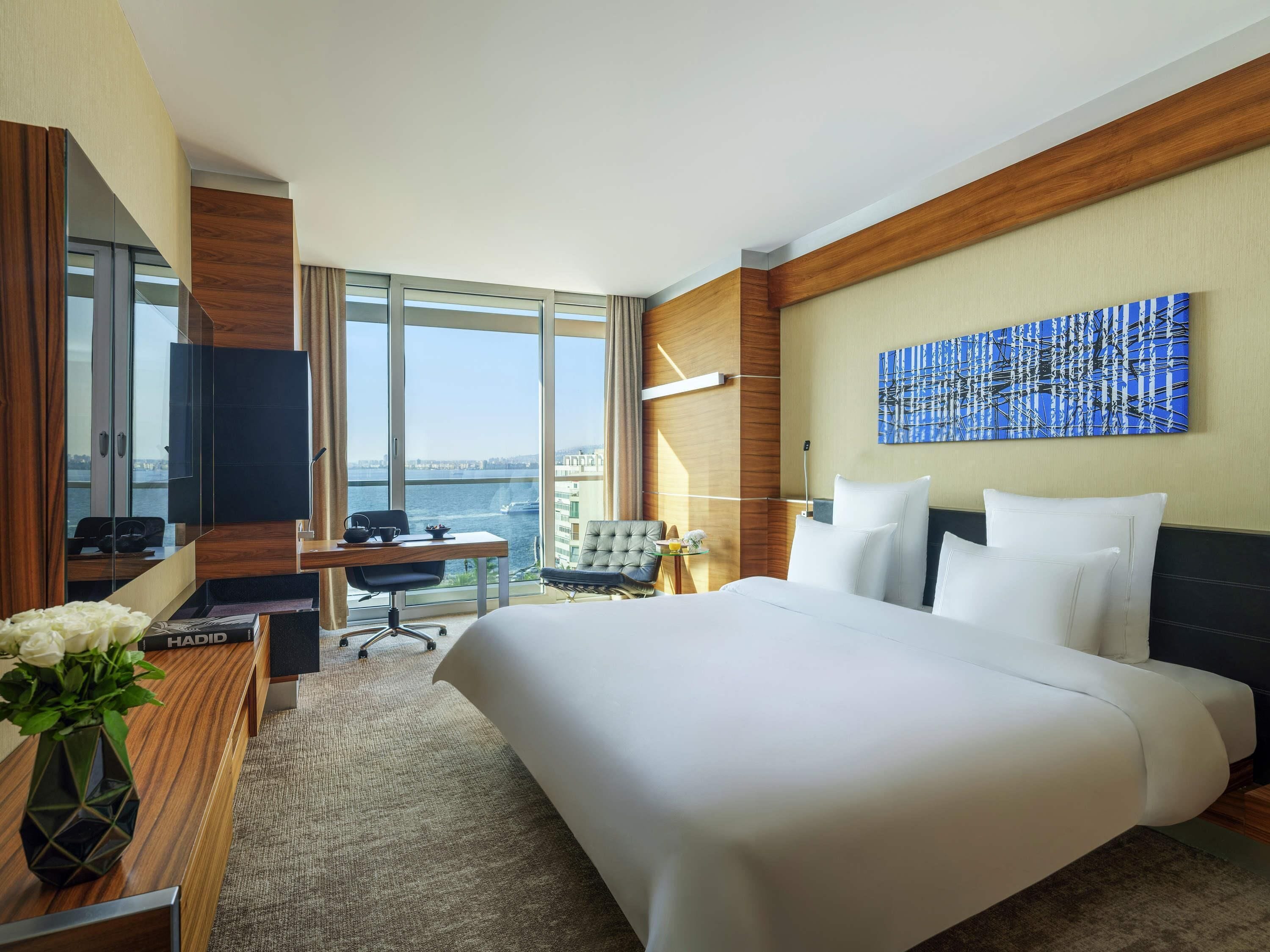 Executive Room Sea View 1 King Bed | Literie de qualité supérieure, minibar, coffres-forts dans les chambres