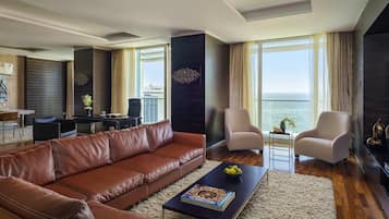 Premium bedding, minibar, in-room safe, desk