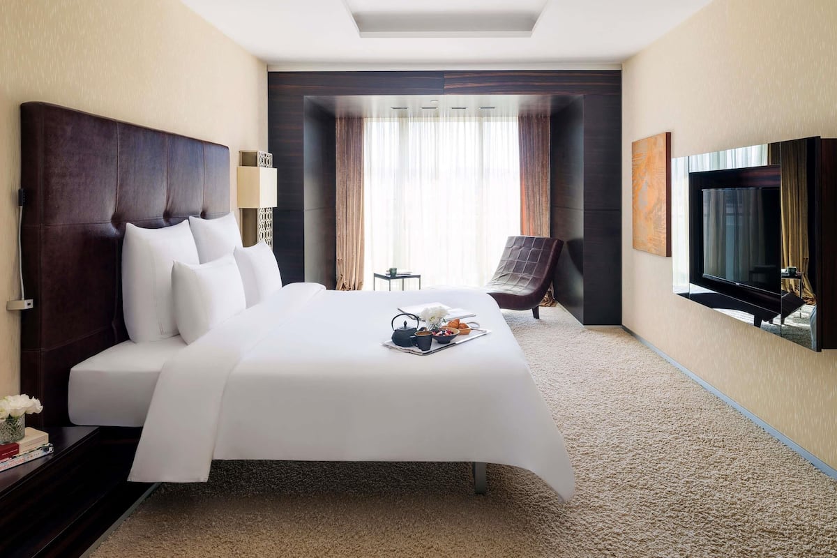 Suite présidentielle, 1 très grand lit et 1 canapé-lit | 1 chambre, literie de qualité, minibar, coffre-fort