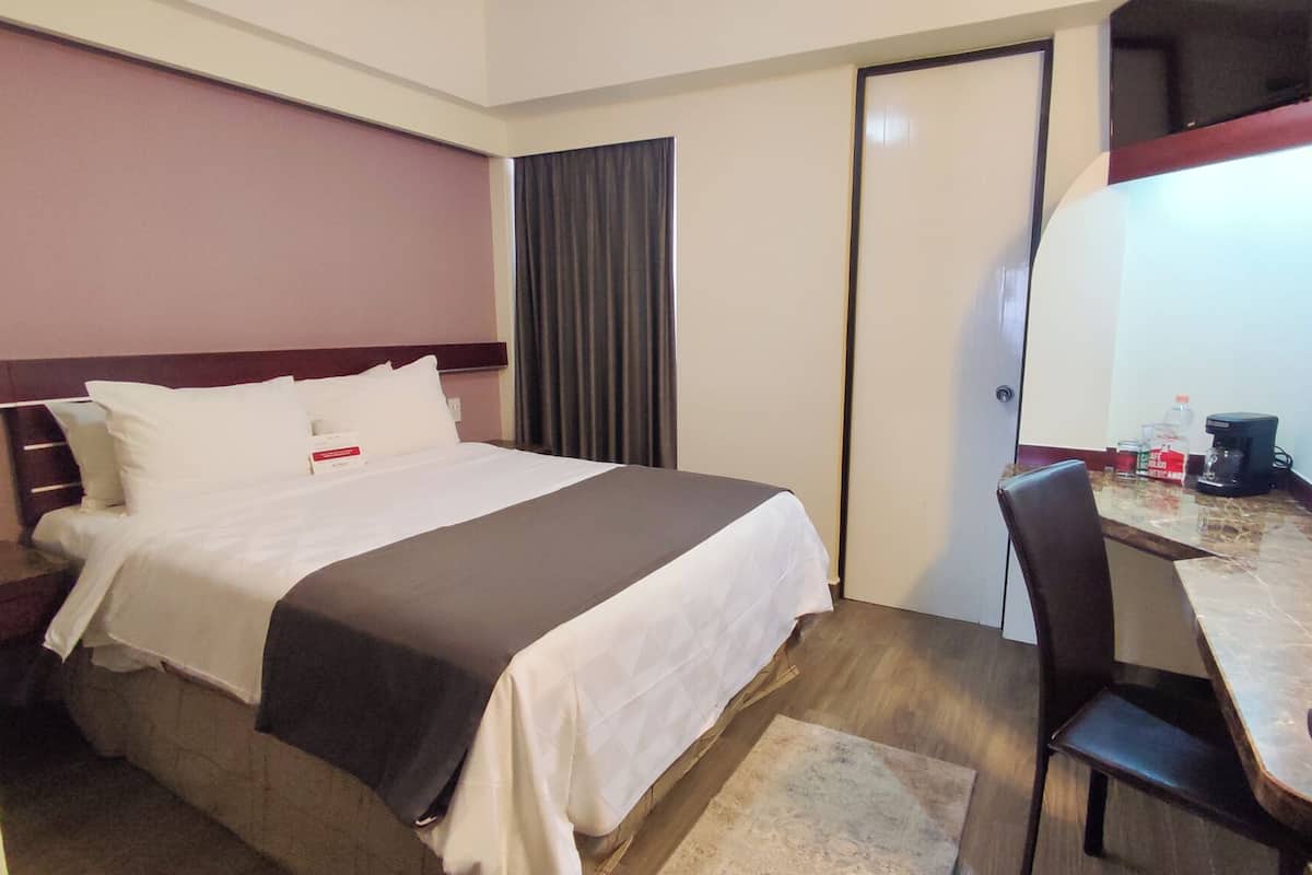 Standard Room | 1 bilik tidur, peti besi dalam bilik, meja, Internet