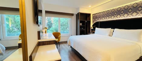 Chambre Standard, 1 trĂšs grand lit, vue ville | Coffres-forts dans les chambres, bureau, Internet, draps fournis