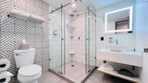 Standard Room, 2 Katil Ratu (Queen), City View | Bilik Mandi | Pancuran mandi, tuala disediakan 
