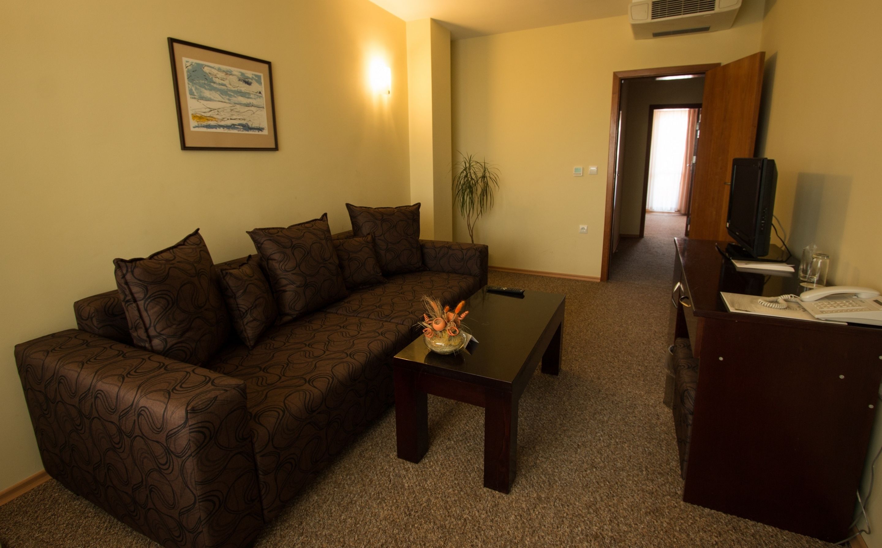 standard apartment | minibar, in-room safe, desk, blackout curtains