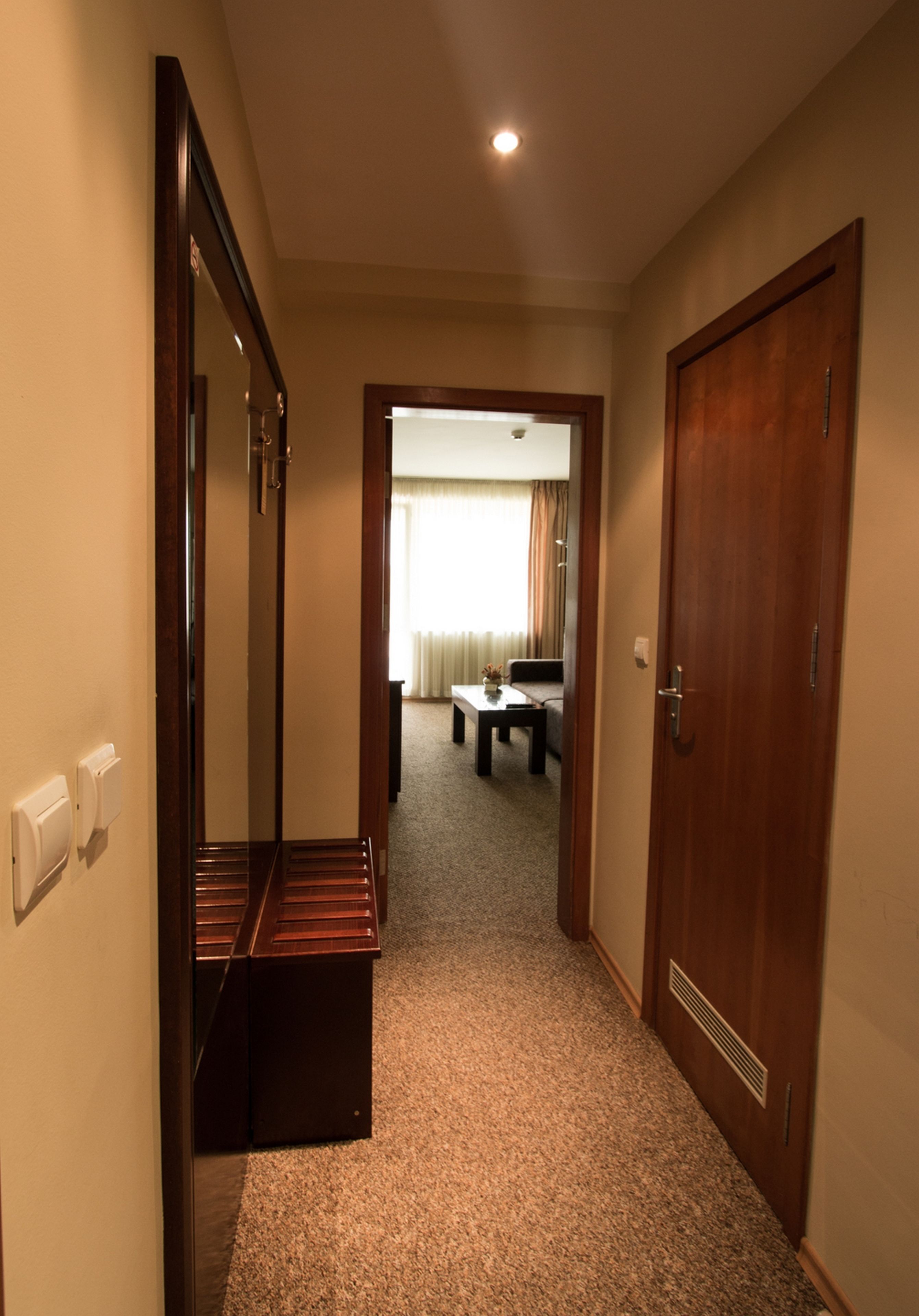 standard apartment | minibar, in-room safe, desk, blackout curtains