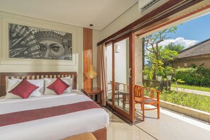 Deluxe-huone | Työpöytä, vuodevaatteet