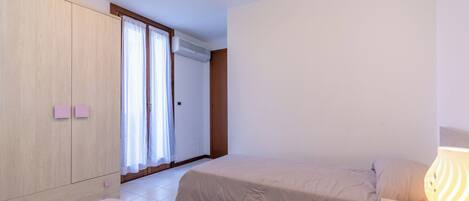 Vila, 3 kamar tidur | Brankas, meja kerja, dan setrika/meja setrika