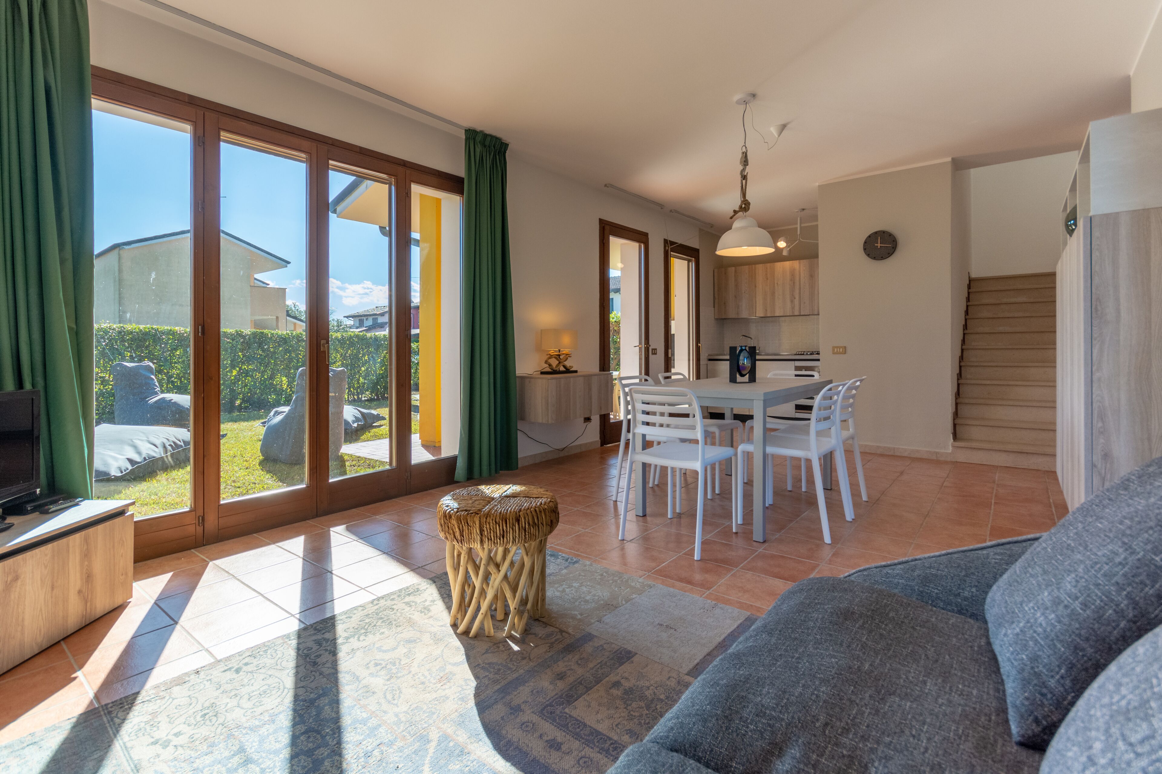 Villa, 3 camere da letto | Area soggiorno | TV, caminetto, tavolo da ping pong