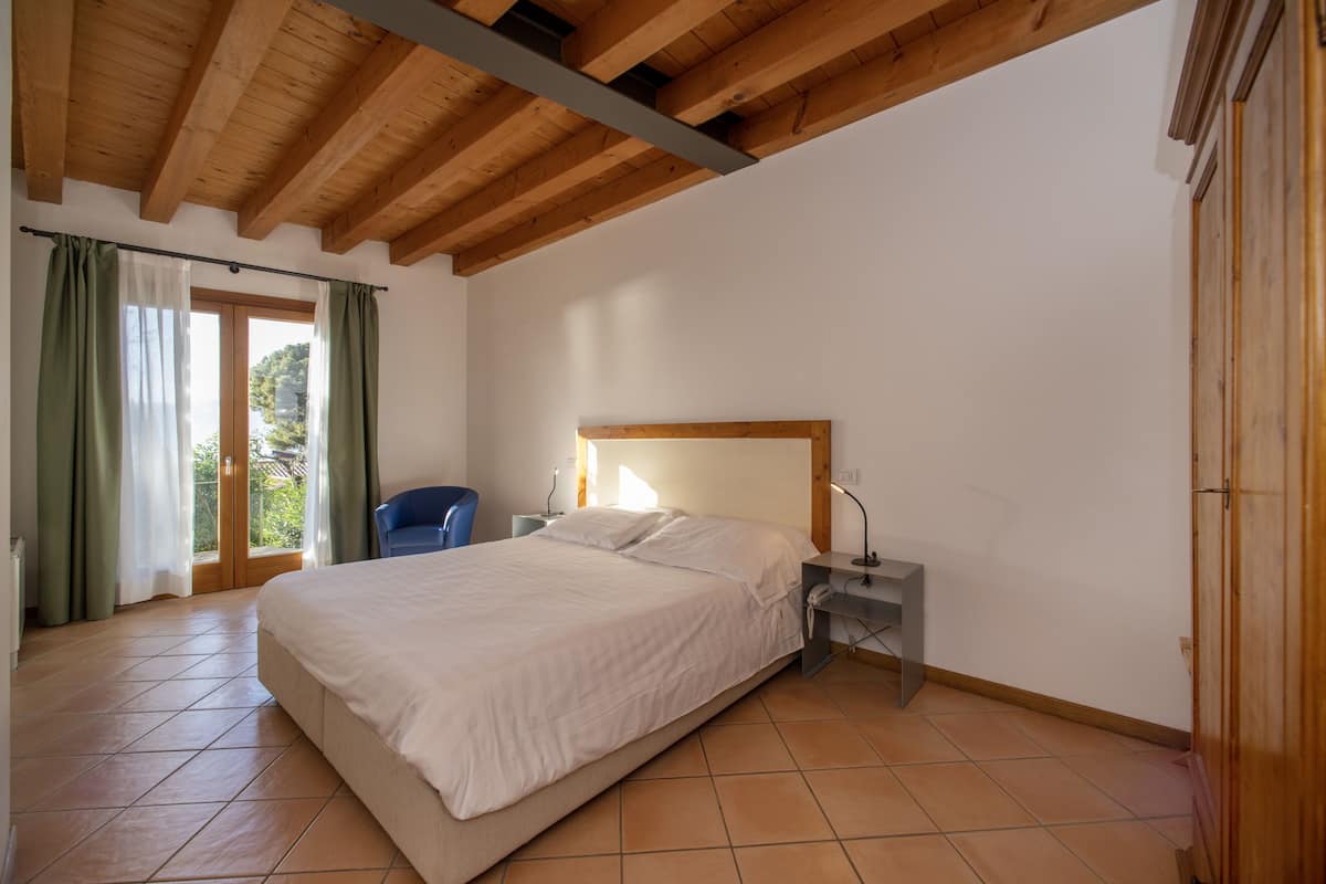1 bedroom, in-room safe, individually decorated, individually furnished