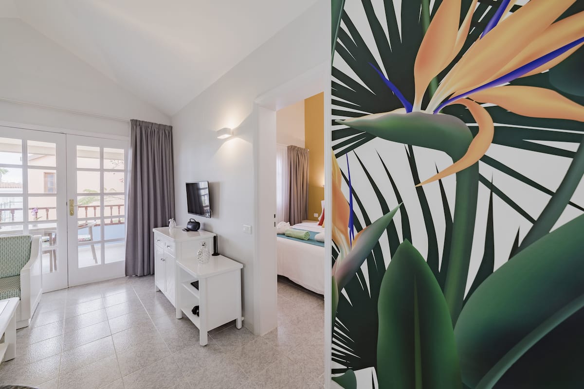 1 bedroom, down duvets, desk, blackout curtains