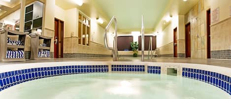 Piscine intérieure