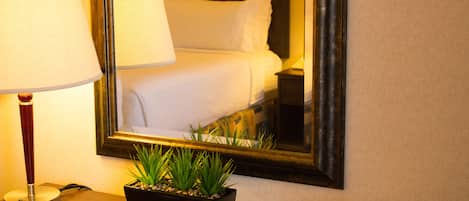 Standard Room, 1 King Bed (Leisure) | In-room safe, desk, laptop workspace, iron/ironing board
