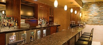 埃德蒙頓西假日飯店及套房 IHG 旗下飯店