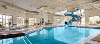 Days Inn & Suites by Wyndham Strathmore