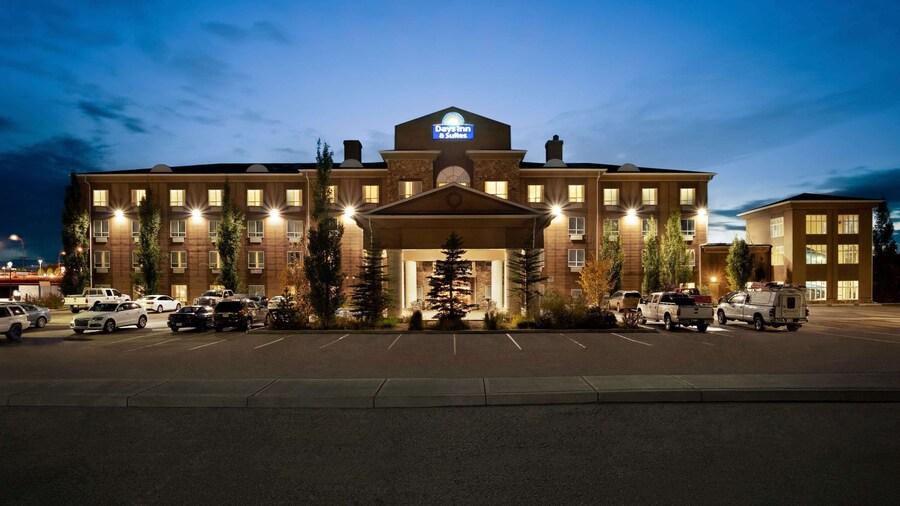 Days Inn & Suites by Wyndham Strathmore