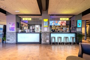 Bar (en el alojamiento)