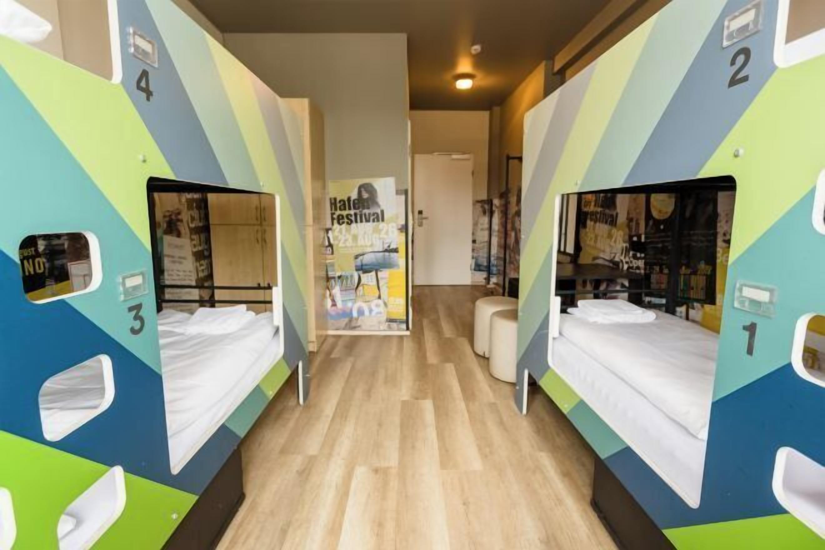 Bügeleisen/Bügelbrett, kostenloses WLAN, Bettwäsche