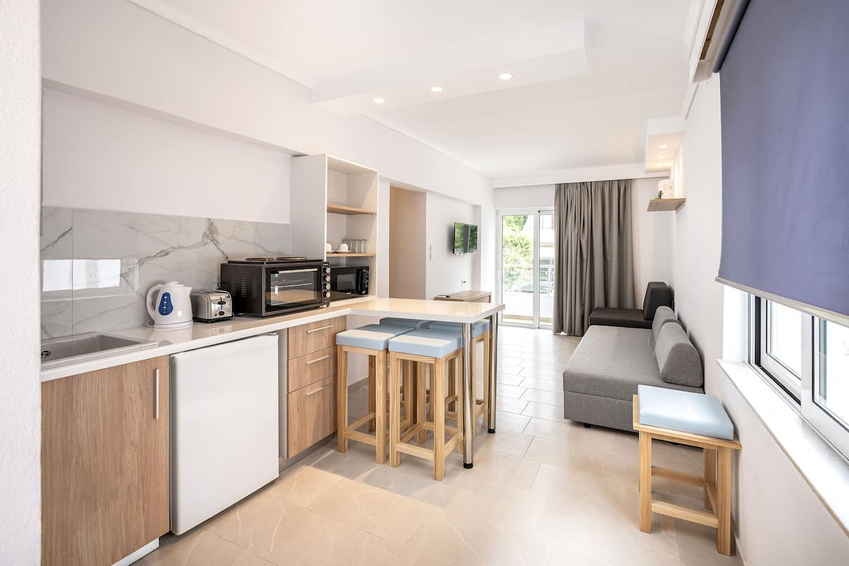 Apartment, 1 Bedroom | Living area