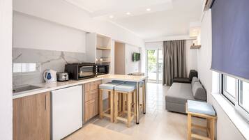 Apartment, 1 Bedroom | Living area