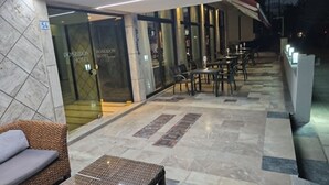 Front of property - Poseidon Hotel and Apartments (Kos)