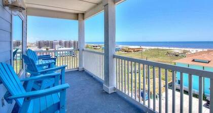 Beachgate CondoSuites and Oceanfront Resort