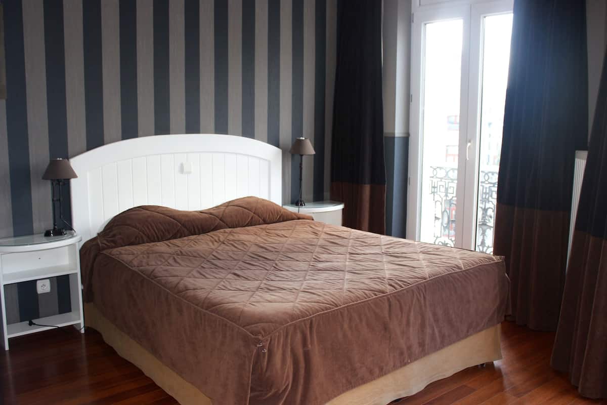 Superior Double or Twin Room (Shower) | Minibar, in-room safe, desk, iron/ironing board