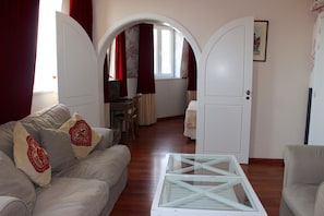Suíte | Frigobar, cofres nos quartos, escrivaninha